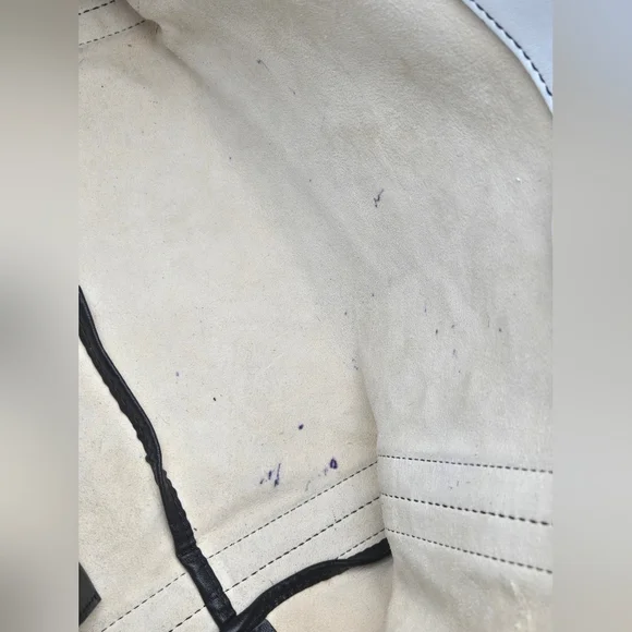 Chloe Alison East-West Leather Tote Bag - Picture 14 of 16